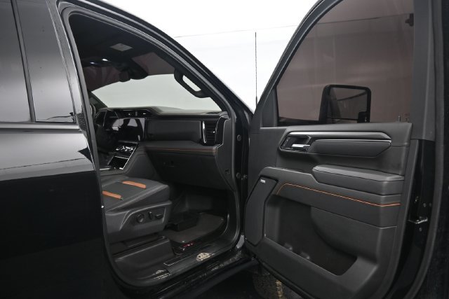 Used 2025 GMC Sierra 2500 AT4 AWD/4WD image 39
