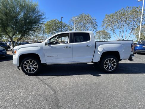 Used 2021 GMC Canyon Denali image 2