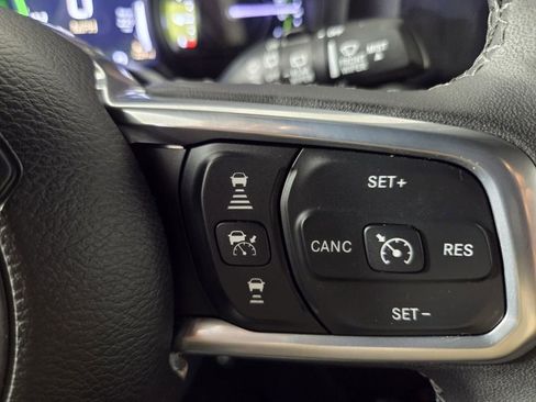 Certified 2025 Jeep Wrangler Sahara w/ Safety Group image 19