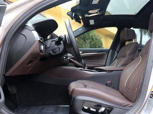 Used 2019 BMW 540i xDrive w/ Executive Package image 18