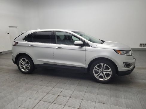 Used 2018 Ford Edge Titanium FWD image 11