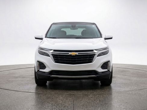 Used 2025 Chevrolet Equinox LT image 2