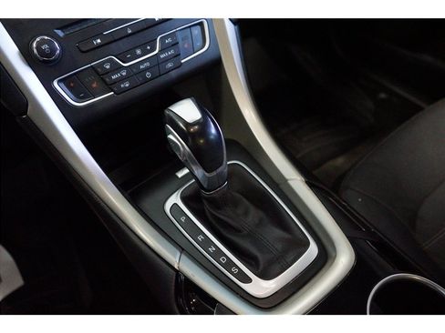 Used 2016 Ford Fusion SE w/ Equipment Group 202A FWD image 19