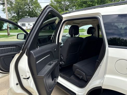 Used 2010 Dodge Journey SXT FWD image 12