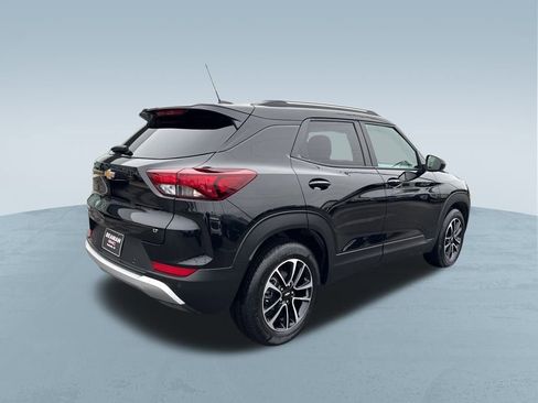 Used 2024 Chevrolet TrailBlazer LT w/ Driver Confidence Package image 8