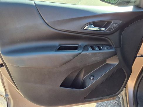 Used 2019 Chevrolet Equinox LT FWD image 17