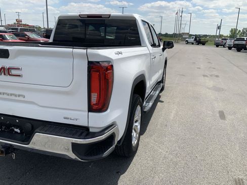 Used 2019 GMC Sierra 1500 SLT w/ SLT Premium Plus Package AWD/4WD image 18