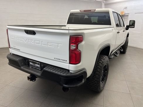 Used 2021 Chevrolet Silverado 2500 Custom w/ Custom Value Package image 10