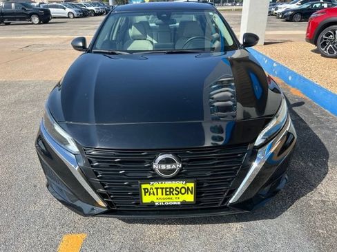Used 2025 Nissan Altima 2.5 SV FWD image 3