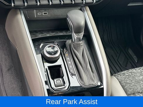 Used 2024 Chevrolet Colorado ZR2 w/ Technology Package image 22