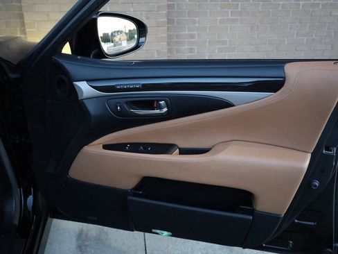 Used 2013 Lexus LS 460 4dr Sedan AWD image 27