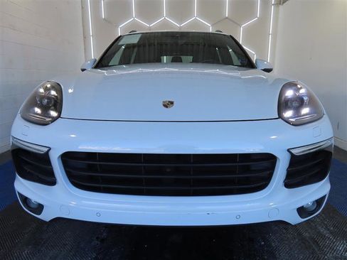 Used 2017 Porsche Cayenne Platinum Edition w/ Premium Package Plus (PJX) image 3