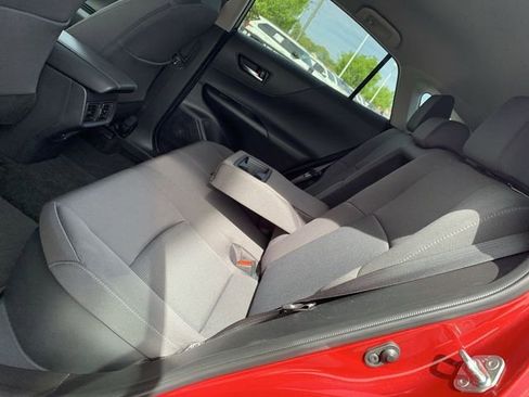 Used 2023 Toyota Venza LE image 10