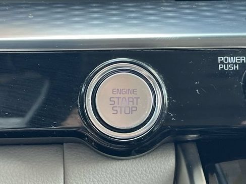 Used 2024 Kia Carnival SX Prestige FWD image 28