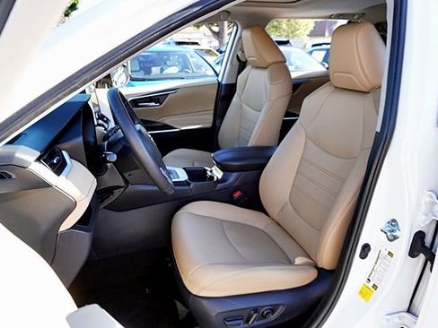 Used 2025 Toyota RAV4 XLE Premium w/ Weather Package AWD/4WD image 15