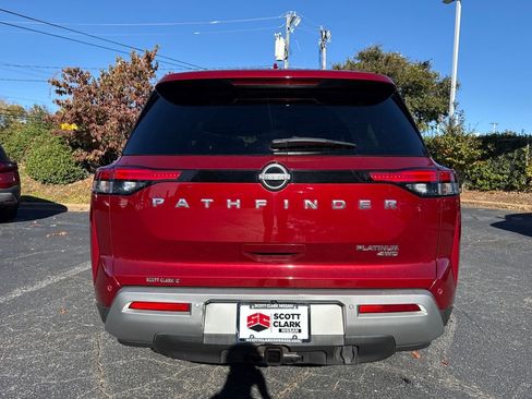 Used 2022 Nissan Pathfinder Platinum w/ Cargo Package image 4