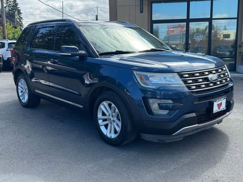 Used 2016 Ford Explorer XLT w/ Equipment Group 202A FWD image 1