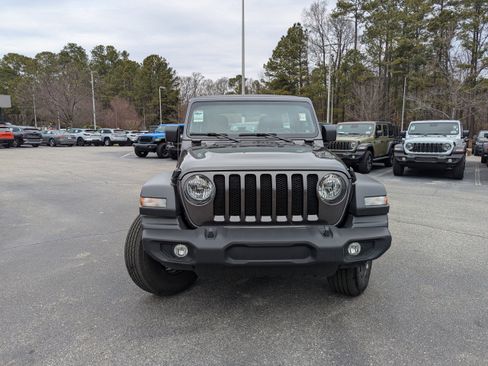 Certified 2022 Jeep Wrangler Unlimited Sport image 2