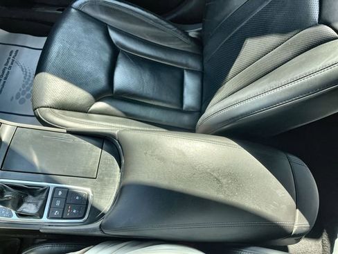 Used 2017 Hyundai Azera Limited image 25