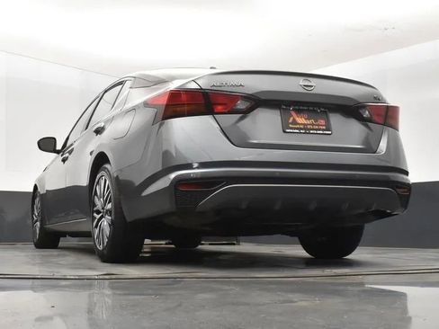 Used 2023 Nissan Altima 2.5 SV FWD image 13