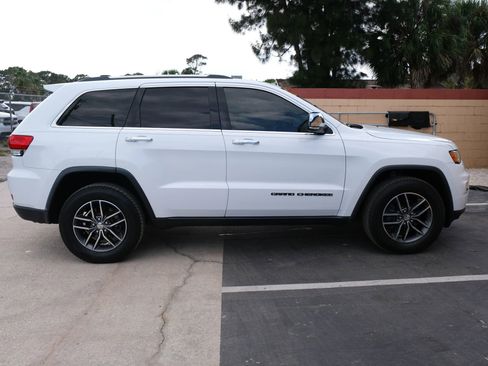 Used 2017 Jeep Grand Cherokee Limited w/ Trailer Tow Group IV RWD image 7