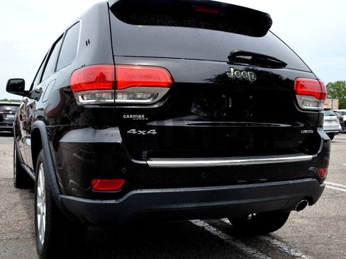 Used 2017 Jeep Grand Cherokee Limited AWD/4WD image 4