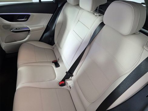 New 2026 Mercedes-Benz GLC 300 image 13