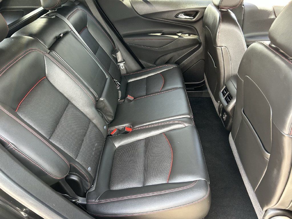 Used 2022 Chevrolet Equinox RS w/ RS Leather Package FWD image 13