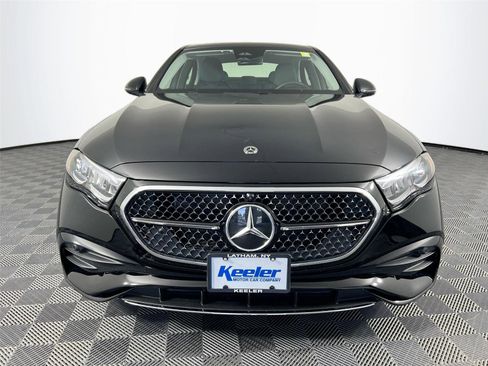 Used 2025 Mercedes-Benz E 350 4MATIC Sedan image 9