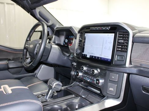 Used 2022 Ford F150 Platinum w/ FX4 Off-Road Package AWD/4WD image 23