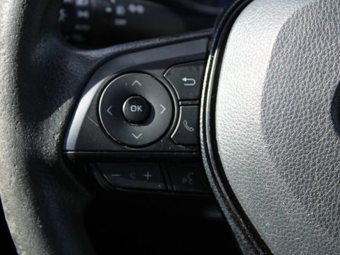 Used 2021 Toyota RAV4 XLE AWD/4WD image 24