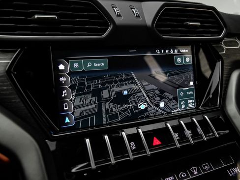 Used 2022 Lamborghini Urus image 75