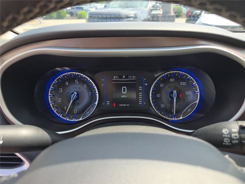 Used 2023 Chrysler Voyager LX FWD image 29