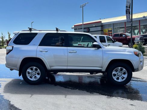 Used 2016 Toyota 4Runner SR5 AWD/4WD image 5