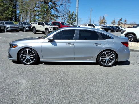 Used 2022 Honda Civic Touring image 8