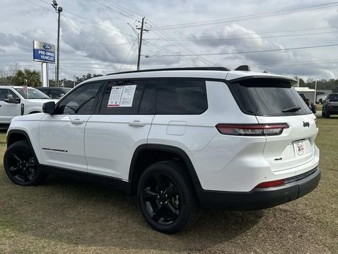 Used 2023 Jeep Grand Cherokee L Laredo image 10