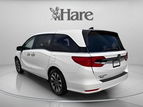 Certified 2024 Honda Odyssey EX-L image 3