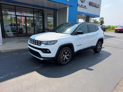Used 2024 Jeep Compass Limited AWD/4WD image 2