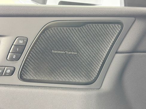 Certified 2023 Volvo XC60 B5 Ultimate AWD/4WD image 18