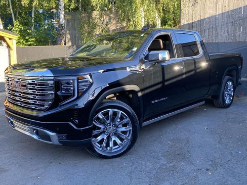 Used 2023 GMC Sierra 1500 Denali w/ Denali Reserve Package AWD/4WD image 1