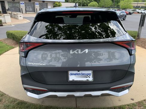 Used 2023 Kia Sportage EX image 9
