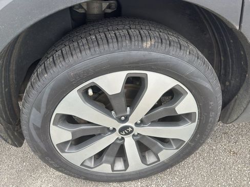 Used 2021 Kia Telluride S AWD/4WD image 9