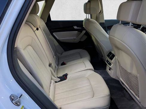 Used 2018 Audi Q5 2.0T Premium Plus w/ Premium Plus Package image 19