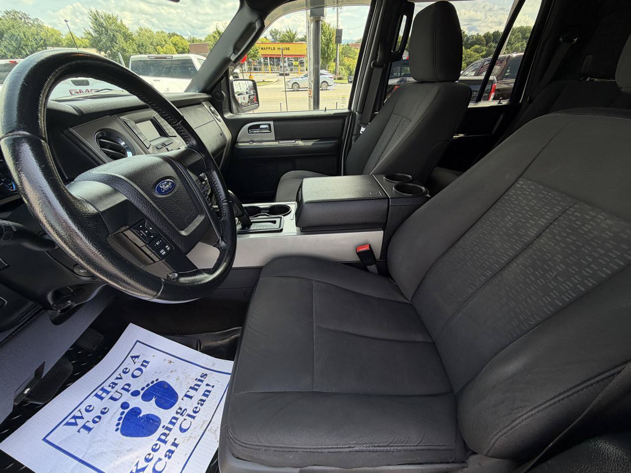 Used 2017 Ford Expedition XLT AWD/4WD image 12
