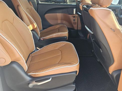 New 2026 Chrysler Pacifica Pinnacle w/ Trailer Tow Group image 15