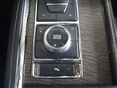 Used 2021 Ford Expedition Max Limited AWD/4WD image 21