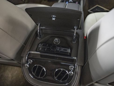 Used 2013 Bentley Mulsanne RWD image 42