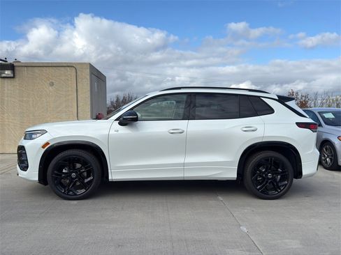 New 2026 Volkswagen Tiguan SE R-Line image 6