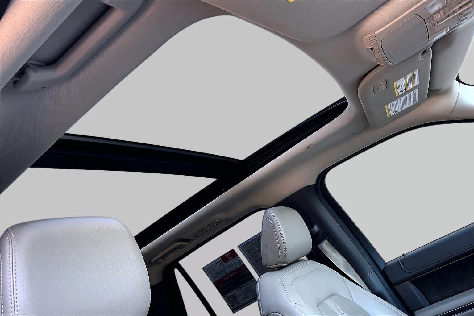 Used 2021 Ford Expedition Limited RWD image 14