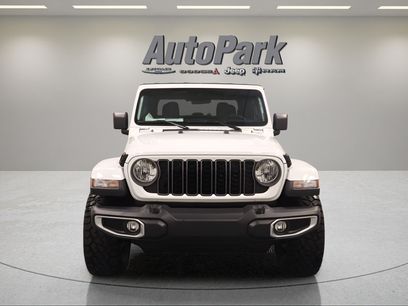 New 2025 Jeep Gladiator Sport